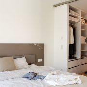 Schlafzimmer, begehbarer Schrank